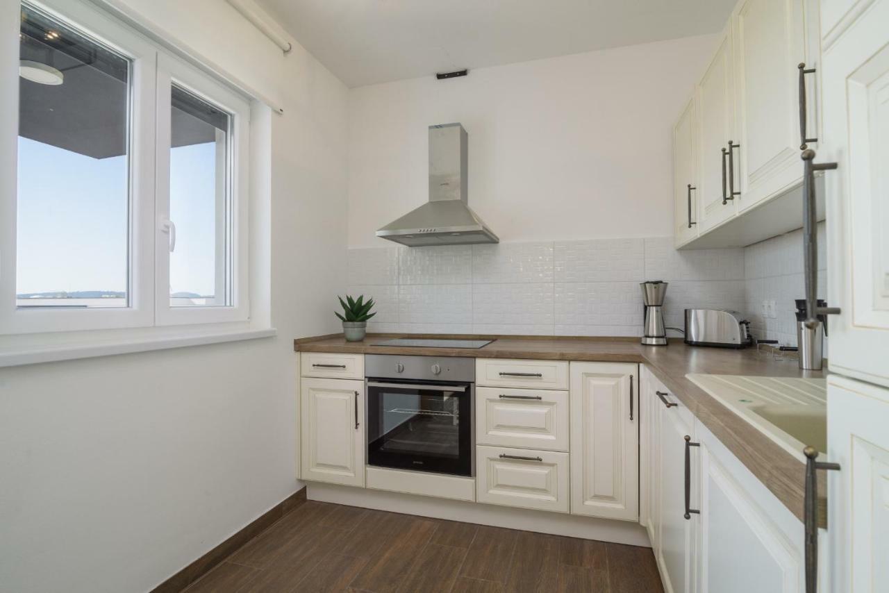 טרוגיר Luxury Apartman Ivana מראה חיצוני תמונה