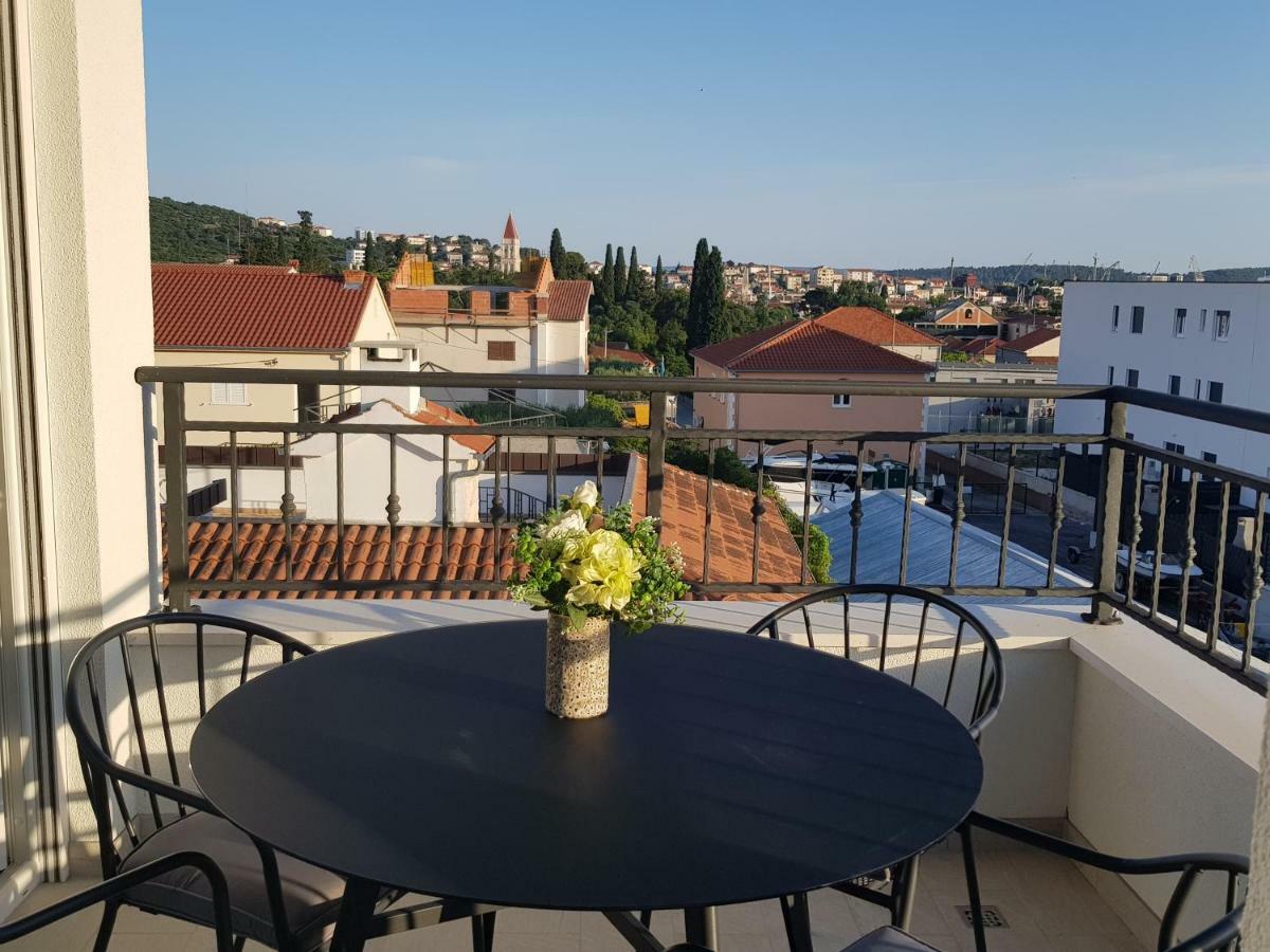 טרוגיר Luxury Apartman Ivana מראה חיצוני תמונה